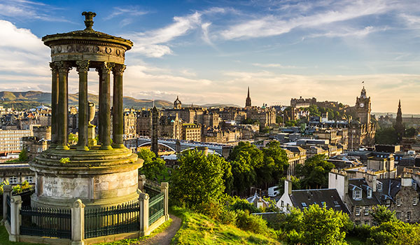 Столица Шотландии — Эдинбург, является одним из самых интересных городов Британии.