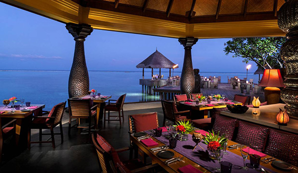 Hotel Four Seasons Resort Maldives at Kuda Huraa (Мальдивские острова)